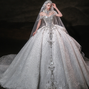 Robe de mariée scintillante LSHT122 à épaules dénudées avec cristaux et sequins, avec décolleté - Product Image 1