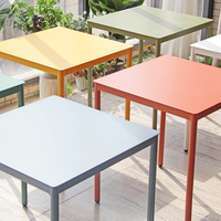 Table à thé carrée en métal coloré, ensemble de trois pièces, Table basse empilable