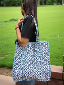 Bolso Tote para Mujer Diseñado con Funcionalidad en Mente, Ofrece un Espacio Confiable para las Necesidades Diarias Mientras Mantiene un Estilo Simple y Elegante - Product Image 3