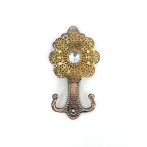 ตะขอแขวนผนังตกแต่งสีทองมุก 2 ชิ้น ของใหม่ อุปกรณ์เสริมสำหรับหน้าต่าง ที่แขวนผ้าม่าน ทำจากทองเหลือง สามารถปรับแต่งได้ - Product Image 3