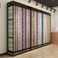 Présentoir en tissu sur rail en métal multifonctionnel, ensemble de quatre pièces pour l'affichage de textiles de maison avec coussins, édredons et draps