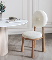 Meubles de maison au design moderne Chaise de salle à manger en laine d'agneau et bois à assise souple pour le salon et l'hôtel