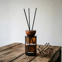 Ensemble diffuseur de parfum en verre ambré de luxe avec logo personnalisé |   200 ml Huile parfumée d'intérieur à marque privée avec bouchon en bois, idéale pour hôtels et cadeaux, vente en gros, senteur fraîche