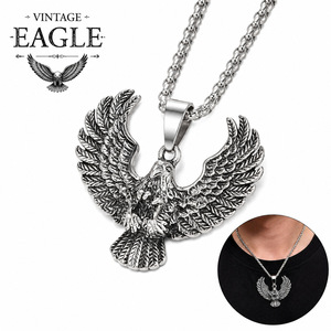Collier pendentif aigle vintage en acier inoxydable, bijoux unisexes hip-hop pour motards - Product Image 1