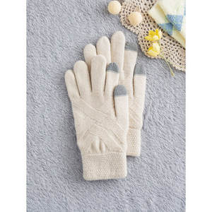 Ivery Diagonal Pattern Kit Guantes y mitones estampados elegantes - Product Image 1