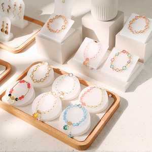 투명 아크릴 플라스틱 디스플레이 선반 고급 세련된 상점 스탠드 아크릴 보석 라이저 디스플레이 스탠드 - Product Image 2