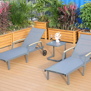 Chaise longue d'extérieur avec coussin amovible <span class=keywords><strong>et</strong></span> roulettes pour un déplacement facile, idéale pour la piscine, la plage, le bronzage <span class=keywords><strong>et</strong></span> la détente dans le jardin - Product Image 2