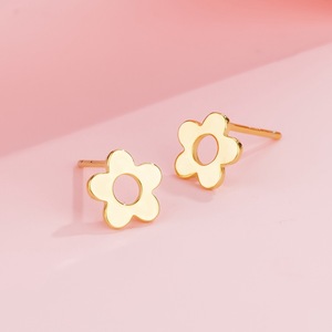 Disegno semplice 925 Sterling Silver Top Piccolo Fiore Della Vite Prigioniera <span class=keywords><strong>Orecchini</strong></span> Dainty <span class=keywords><strong>Orecchini</strong></span> Per Le Ragazze - Product Image 4