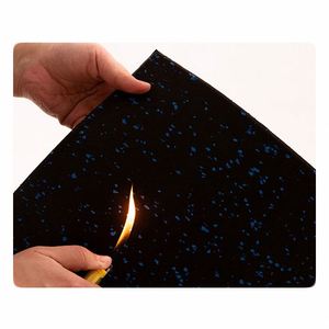 Tapis de sol extérieur en caoutchouc 1x1 pour salle de sport 2cm Sol Exterieur Fitness Plancher en caoutchouc pour salle de sport - Product Image 2