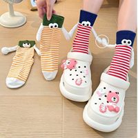 Chaussettes mi-mollet amusantes 3D magnétiques à motif de mains entrelacées, rayées, style dessin animé, pour femme, cadeau original pour couple