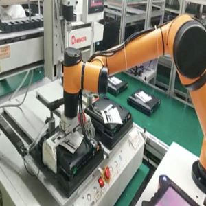 <span class=keywords><strong>Robot</strong></span> industriel collaboratif AUBO <span class=keywords><strong>i3</strong></span> avec AGV pour la remise des matériaux comme <span class=keywords><strong>robot</strong></span> Cobot - Product Image 2