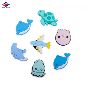 Longzhiyu 16 ans, breloques de chaussures en pvc, vente en gros, figurines en résine, <span class=keywords><strong>manga</strong></span> - Product Image 3