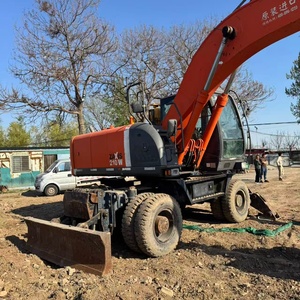 Excavadora de Ruedas Zaxis 210W Modelo 2022, Cucharón de Excavación de 1m, Peso Operativo de 21 Toneladas, Carrocería Roja, Equipo de Construcción Usado - Product Image 1