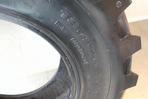 Neumático Industrial para Tractor de Gran Peso 16 9-28 16.9-30 - Product Image 3