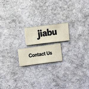 Etiquetas Tejidas Personalizadas con Bordado Orgánico para Prendas de Vestir, Etiquetas Rectangulares de Poliéster Cortadas con Láser para Coser en el Cuello - Product Image 1