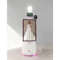 Romans Auto Magic Glambot Photomaton Robotique à Impression Instantanée avec Lumières LED Chasing, Alimentation USB, Contrôle Sans Fil, en Fibre de Verre pour Événements