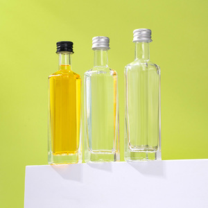 Mini Botella de Vidrio Transparente Cuadrada de 50 ml (1.5 oz) para Licor, Alcohol, Ron, Whisky, Vodka, Botella de Muestra Vacía con Tapa de Rosca - Product Image 3