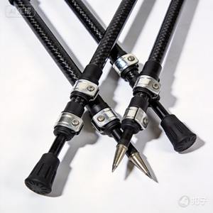 Tela Jacquard Tejida 100% Fibra de Carbono, Resistente a la Abrasión y Ligera - Product Image 1