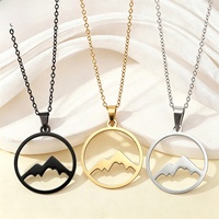 Nouveau pendentif minimaliste en acier inoxydable, design unisexe, avec motifs de montagne et de montagne enneigée, adapté à un usage quotidien