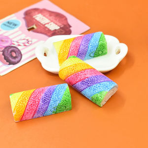 Cabujón de resina plano con diseño de rollo de pastel arcoíris para la creación de joyas DIY, pendientes, llaveros, colgantes, miniaturas para casas de muñecas y juguetes - Product Image 2