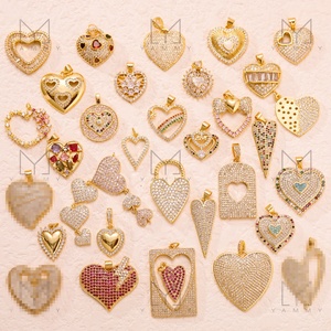YLJ021 chiaro CZ cuore ciondoli gioielli, cuore amante zircone cubico Micro pavimentato ciondolo, componente gioielli all'ingrosso - Product Image 1