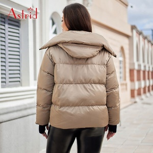 Manteau en duvet <span class=keywords><strong>de</strong></span> <span class=keywords><strong>canard</strong></span> léger Manteau en duvet matelassé d'hiver pour femme Manteau en duvet matelassé - Product Image 3