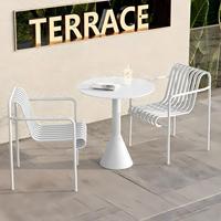 Ensemble de table et de chaises d'extérieur en alliage d'aluminium moderne, trois pièces, pour cour, terrasse, hôtel, usage de loisirs