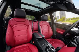 En Stock <span class=keywords><strong>DFSK</strong></span> Glory <span class=keywords><strong>500</strong></span> Fengon Essence Auto Manuelle 4x2 SUV 5 Places Grand Espace Assurance Super Qualité Voitures d'Occasion à Vendre - Product Image 5