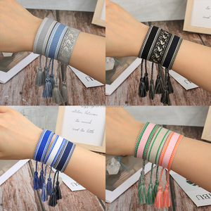 Bracelets à pampilles brodés personnalisés <span class=keywords><strong>Citation</strong></span> de motivation Bracelets d'<span class=keywords><strong>amitié</strong></span> personnalisés <span class=keywords><strong>pour</strong></span> femmes Bijoux de mode - Product Image 6