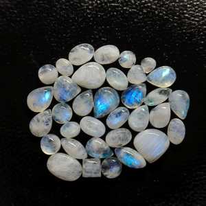 Cabujón de Piedra Lunar Arcoíris de Formas Mixtas 149 Ct, Gema Suelta, Fabricante y Exportador Mayorista OEM de la India - Product Image 3