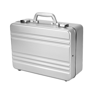 Estuche de maquillaje Qihui, caja de almacenamiento metálica de 16 pulgadas con espejo y cerradura para uso doméstico, color plateado. - Product Image 1