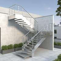 Escalier extérieur élégant en acier inoxydable avec rampe horizontale pour complexe commercial de luxe