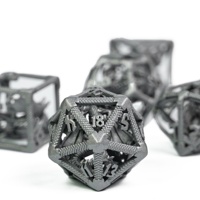 Ensemble de 7 dés polyédriques en métal faits à la main, durables, avec logo personnalisé, sur le thème des Dragons et des Donjons, pour les jeux de rôle D&D et les jeux de société.