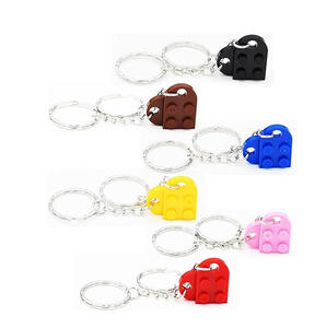 <span class=keywords><strong>Porte</strong></span>-clés en forme de cœur en briques colorées bon marché promotionnel Cadeau de mariage pour couple 2 pièces assorties Tendance de la mode <span class=keywords><strong>Porte</strong></span>-clés en forme de cœur pour petite amie - Product Image 3
