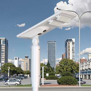 Lampadaire Solaire LED Tout-en-un Réglable IP65 avec Caméra CCTV 2MP 4G/WiFi à Suivi Automatique et Éclairage Routier sur Batterie FL-YTH-KM2C-2(4G) - Product Image 5
