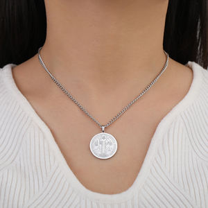 Collier en acier inoxydable avec <span class=keywords><strong>médaille</strong></span> de Saint Benoît, gravure double face, croix d'exorcisme, prière, amulette catholique pour femmes et hommes, bijoux - Product Image 4