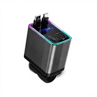 Untuk Pengisi Daya Mobil Pengisian Super Cepat Kabel Ekstensi Satu-ke-Empat Port USB-A/USB-C Adaptor Paduan Aluminium dengan Layar Digital