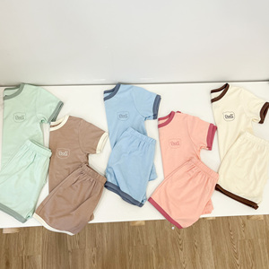 Conjunto de Ropa de Dormir Unisex para Niños Pequeños, Camiseta de Algodón Suave y Pantalones Cortos, Pijama - Product Image 1