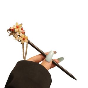 Épingles à cheveux en bois d'ébène de style court, bâtonnets à cheveux chinois élégants avec fleurs, papillons et pompons pour femmes - Product Image 6
