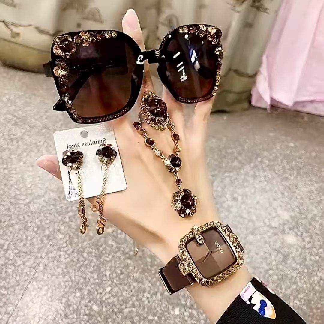 Five-piece set  Contact customer service for styles