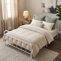 Vintage Metallbettgestell Queen-Size Antikes Eisenbettgestell Viktorianisches Dekoratives Kopfteil Plattformbett für Airbnb Apartment Hotel