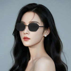 Nouvelles Lunettes de Soleil Sans Monture 2026 pour Femme, Métal Polygone, Verres PC UV400, Type 3, Style Rétro Européen et Américain - Product Image 2