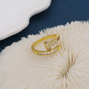 Jxx Juego de 2 piezas de anillos y brazaletes abiertos con dijes, de oro de 24k y circonitas, para mujer, joyería - Product Image 4