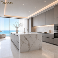 Cuisine moderne sur mesure de luxe pour projet de villa ou appartement avec îlot en quartz et quincaillerie à fermeture douce OEM