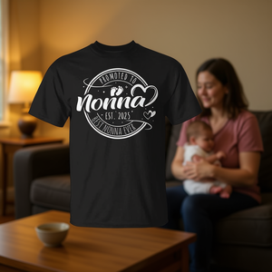 T-shirt per la Festa della Mamma: Promossa a Nonna 2025, Pronta per Diventare Nonna - Product Image 3