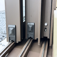 Perfil Delgado de Aleación de Aluminio Europeo Moderno, 3 Vías Deslizantes, Funcionamiento Silencioso, Doble Acristalamiento, Vidrio Templado, Interior de Villa