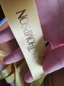 Tùy Chỉnh Thiết Kế Nổi Sáng Bóng Lá Vàng In Quà Tặng Đóng Gói Polyester Tùy Chỉnh <span class=keywords><strong>Satin</strong></span> Ribbon Với Logo Thương Hiệu - Product Image 4