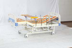 Letti Ospedalieri Manuali Multiuso Certificati ISO in Acciaio per Assistenza Anziani a Prezzo Scontato - Product Image 2