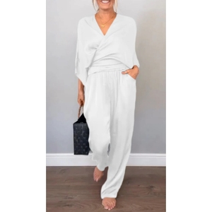 ชุดเซ็ต 2 ชิ้น เสื้อแขนสั้นคอวีผ้าซาตินสีพื้นแบบไขว้กับกางเกงลำลองแฟชั่นสำหรับผู้หญิง - Product Image 2