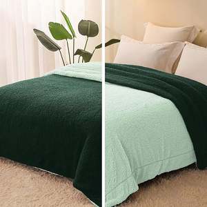Manta de forro polar de Sherpa tamaño Queen reversible, manta de felpa suave para cama, mantas gruesas cálidas y esponjosas para invierno verde - Product Image 2